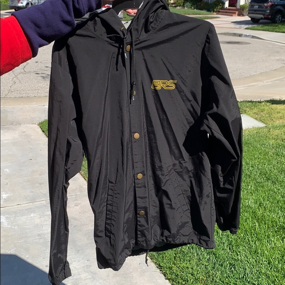 Active Windbreaker
